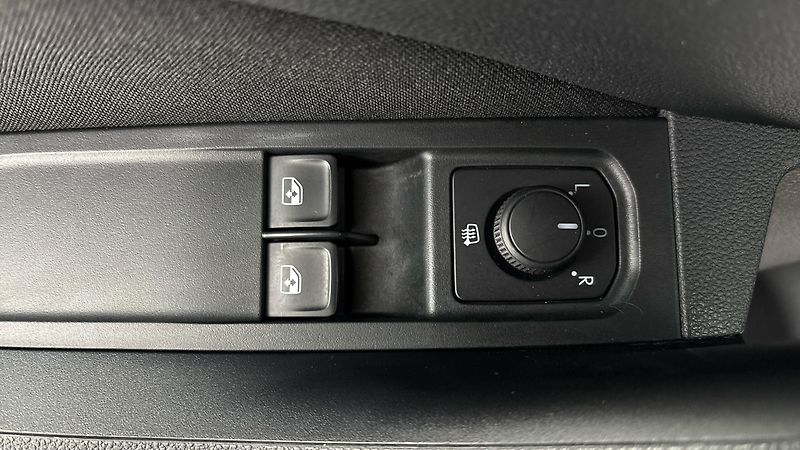 Škoda Scala 1.0 TSI Ambition - fotka 20 z 22