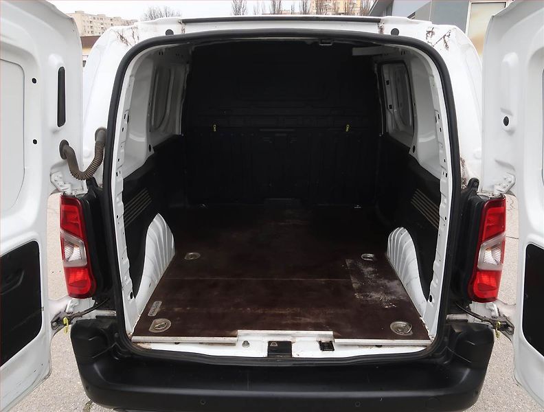 Peugeot Partner (2021) 1.5 BlueHDi, 3Místa, SR, 1Maj - fotka 10 z 14