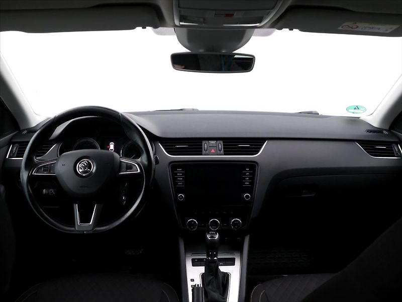 Škoda Octavia 1,4 TSI 110kW DSG 1.maj Klima - fotka 22 z 29