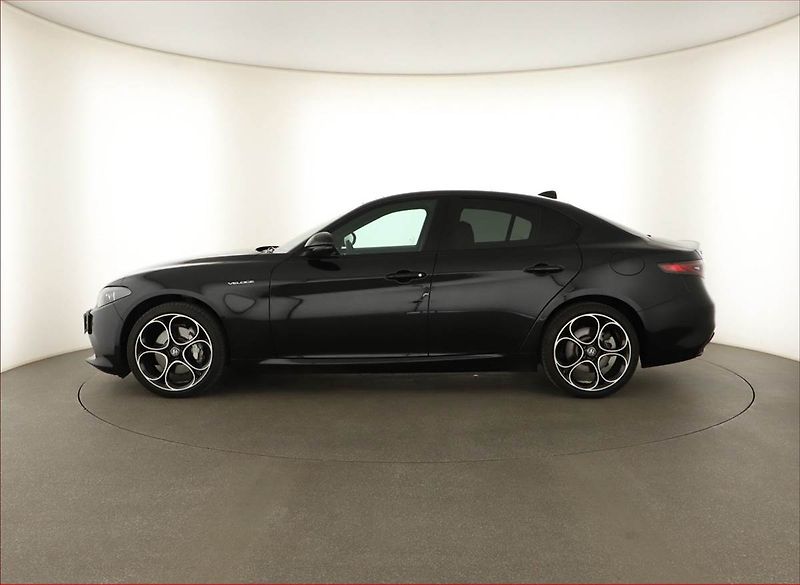 Alfa Romeo Giulia (2024) 2.0 Turbo - fotka 3 z 17