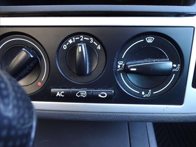 Ford Galaxy 1,9 TDI 85 kW 7.MÍST - fotka 35 z 40