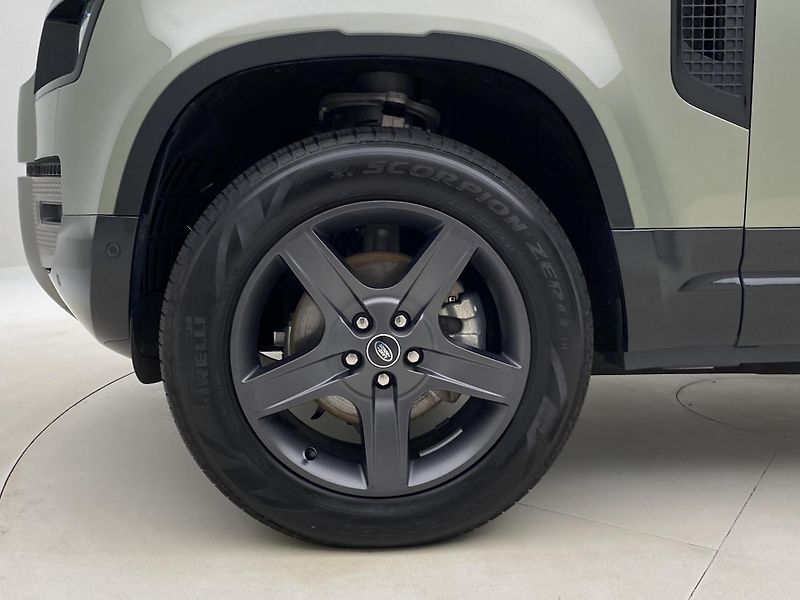 Land Rover Defender D250 X-DYNAMIC SE AWD AUT - fotka 34 z 48