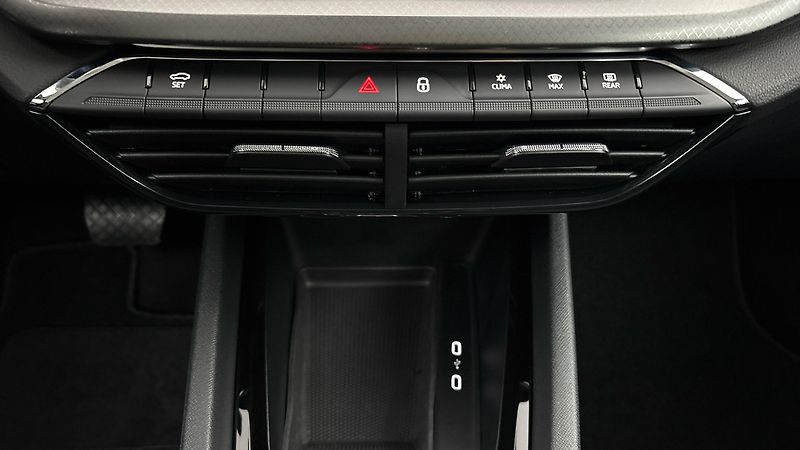 Škoda Octavia 2.0 TDI DSG Ambition Combi - fotka 13 z 26