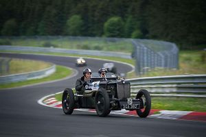 Pro vyznavače vůně spáleného benzínu a fanouška motorsportu není na světě nic lepšího než se pohybovat v prostředí kolem závodní dráhy. Projděte se TOP 10 těch nejlepších závodních okruhů světa.