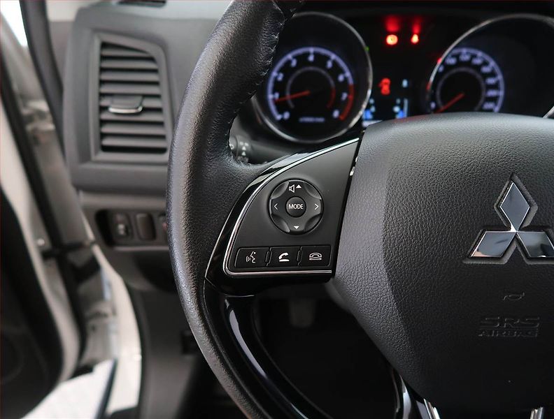Mitsubishi ASX (2020) Invite 2.0 MIVEC, ČR,1.maj - fotka 15 z 18