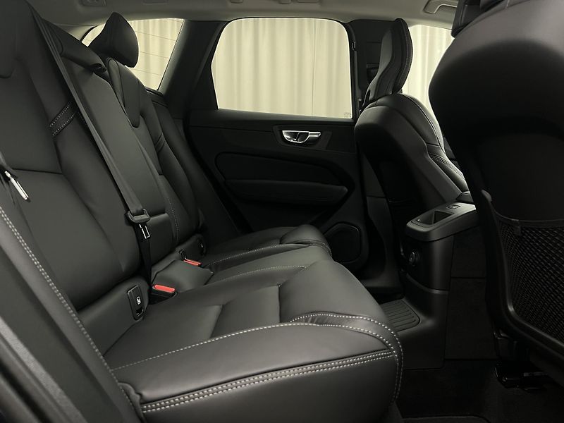 Volvo XC60 (2026) T6 AWD RECHARGE DARK PLUS AUT - fotka 27 z 47