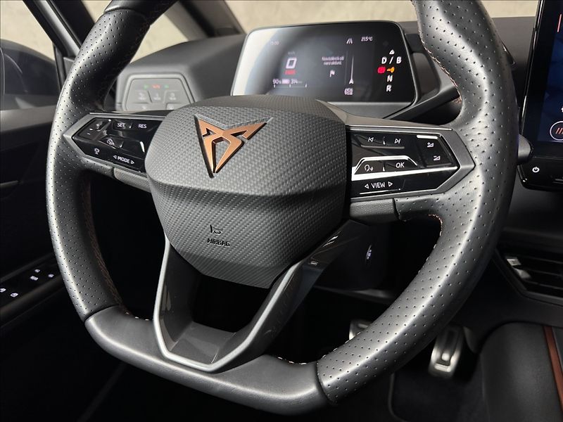 Cupra Born 150kW LED Tepelko Kamera - fotka 48 z 50
