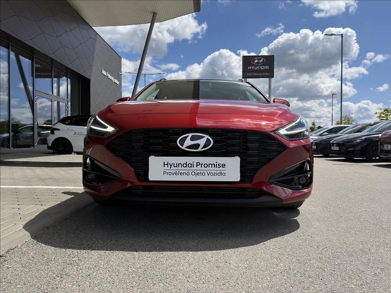 Hyundai i30 1,5 T DCT  WG FL Family Climat - fotka 5 z 25