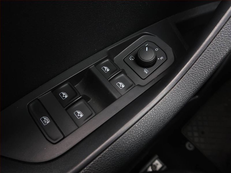 Škoda Karoq (2024) Fresh 2.0 TDI - fotka 21 z 22