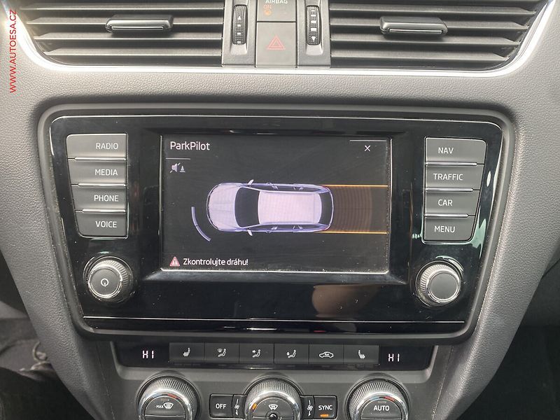 Škoda Octavia (2016) 1.4 TSi, Joy, DSG, panor - fotka 17 z 18