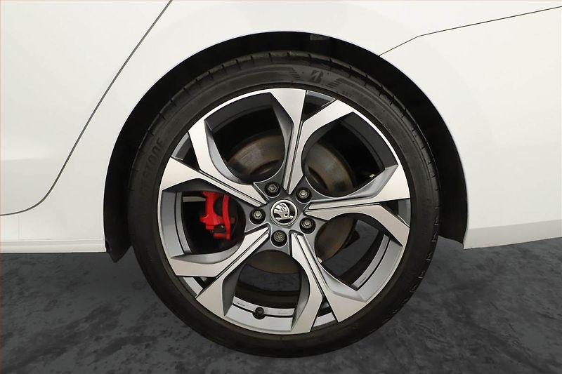 Škoda Octavia (2024) RS 2.0 TSI, RS, Navigace - fotka 12 z 20