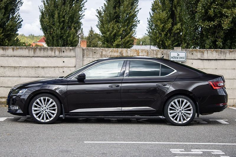 Škoda Superb - fotka 8 z 27