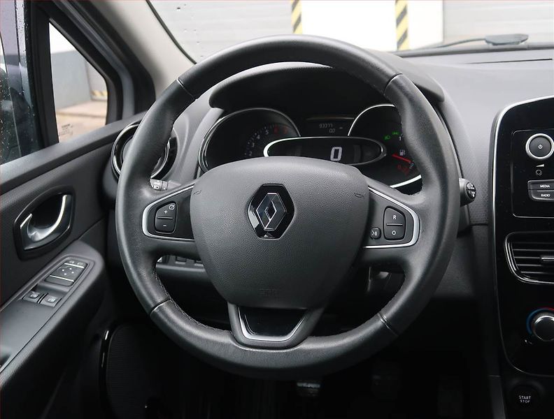 Renault Clio (2017) 0.9 TCe, ČR,1.maj, Tempomat - fotka 14 z 22