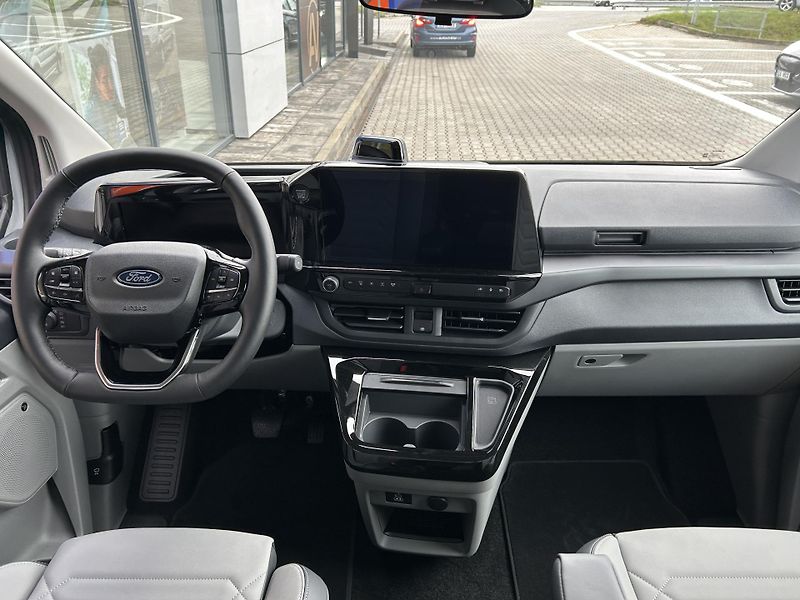 Ford Tourneo Custom Titanium X L2 2.0EcoBlue 125kW - fotka 16 z 37