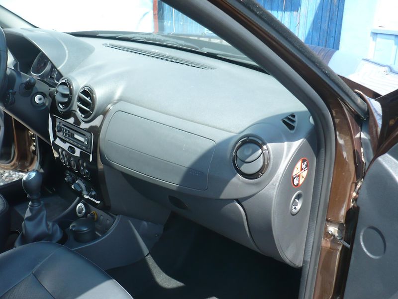 Dacia Duster 1.6i 77Kw 4x4 Prestige Klima - fotka 14 z 29