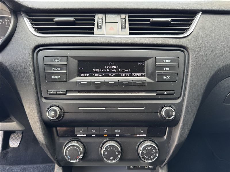 Škoda Octavia 1,6 TDI 77kW původ ČR - fotka 35 z 50