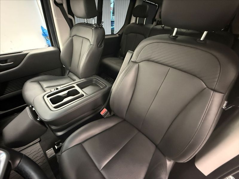 Hyundai Staria 2,2 CRDI PREMIUM LUXURY PANO - fotka 8 z 26