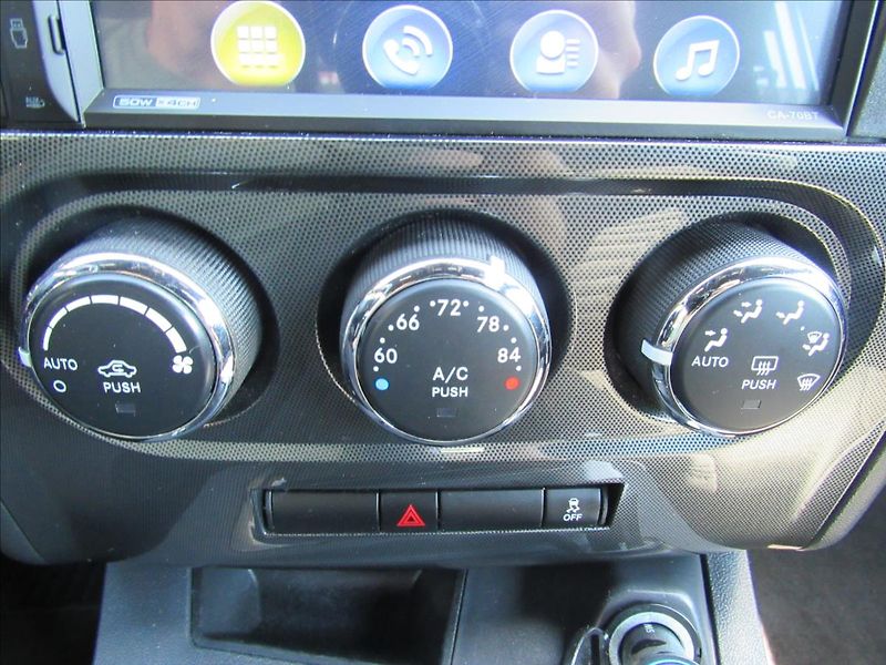 Dodge Challenger 3,6 L VVT 227kW - fotka 16 z 30