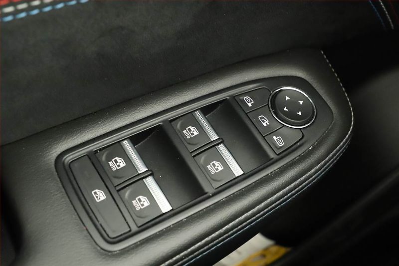 Renault Arkana (2024) 1.3 TCe, Výhřevy, Mrtvý úhel - fotka 17 z 17