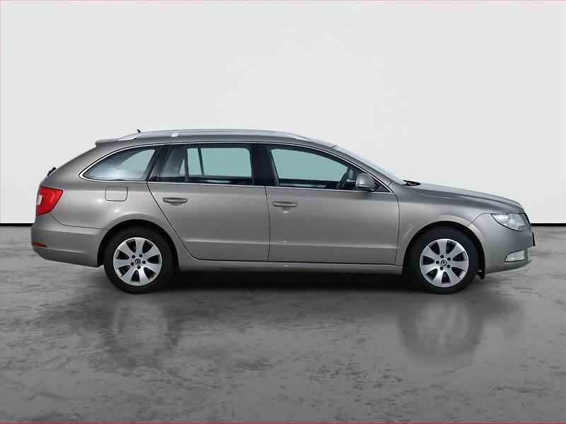 Škoda Superb (2011) 2.0 TDI, Serv.kniha, Xenony - fotka 6 z 16