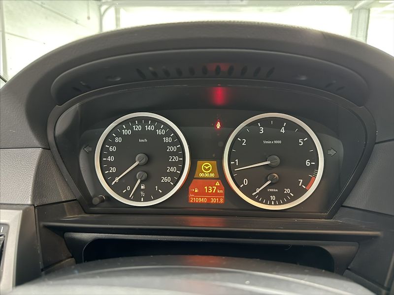 BMW Řada 5 2,2   520i V6 ANGEL SUPER STAV - fotka 12 z 38
