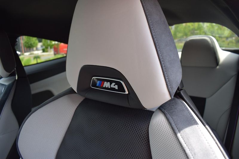 BMW M4 (2022) Competition/Carbon/MatBílá - fotka 39 z 65