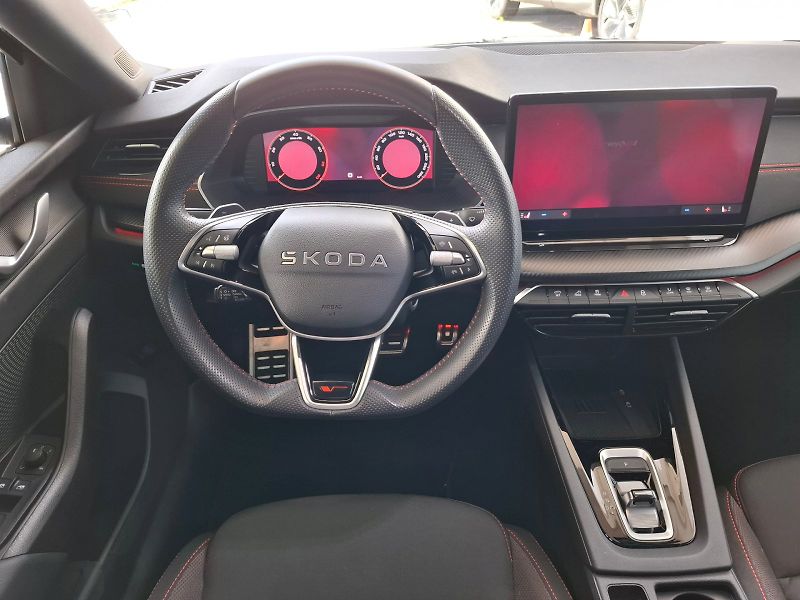 Škoda Octavia (2025) COMBI RS 2,0 TSI 195 KW 7-STUP - fotka 5 z 30