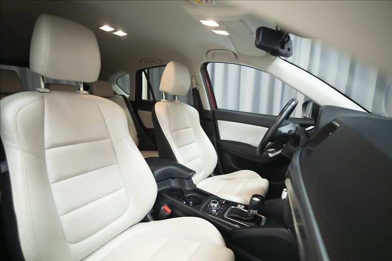 Mazda CX-5 2,5 SKYACTIV AWD AT WEBASTO ČR - fotka 9 z 41