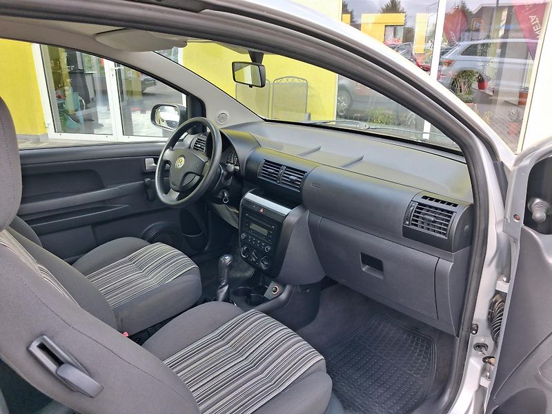 Volkswagen Fox (2007) KLIMA BEZ KOROZE PO ROZVODECH - fotka 19 z 28
