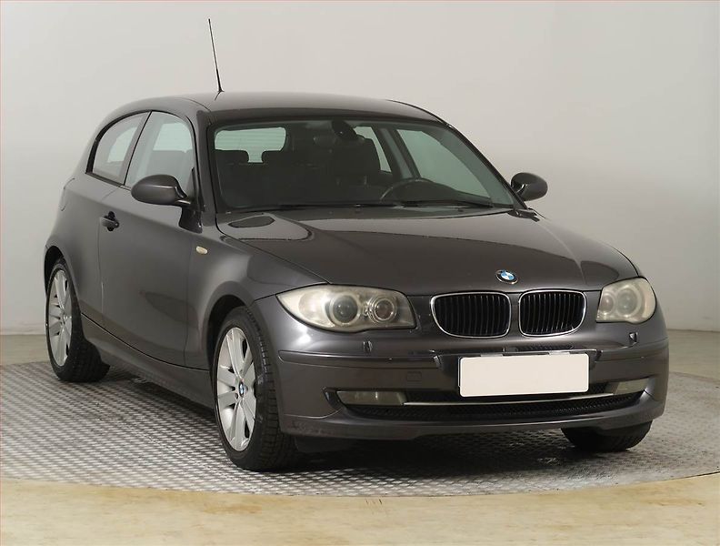 BMW Řada 1 (2008) 116i, nová STK, dobrý stav - fotka 1 z 20