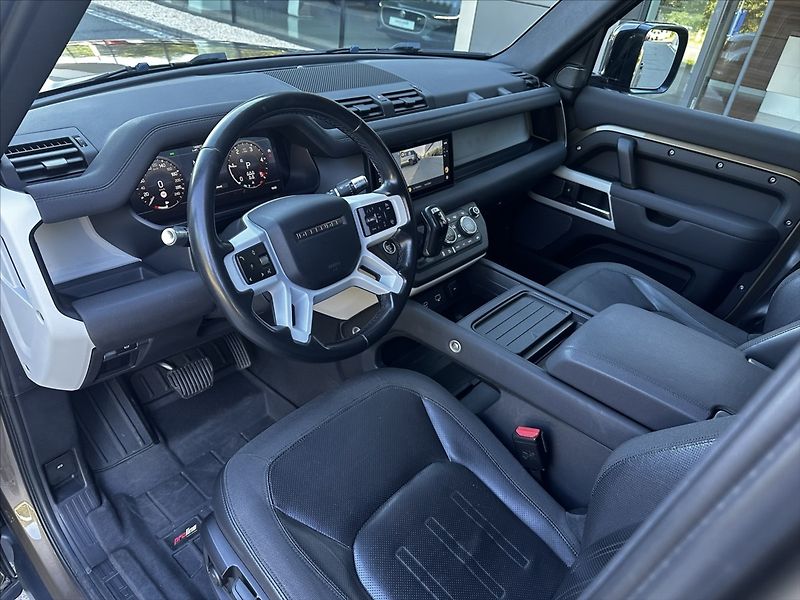 Land Rover Defender 2,0 - fotka 9 z 22