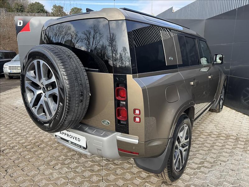Land Rover Defender 3,0 110 D250 XS EDITION ČR DPH - fotka 7 z 32