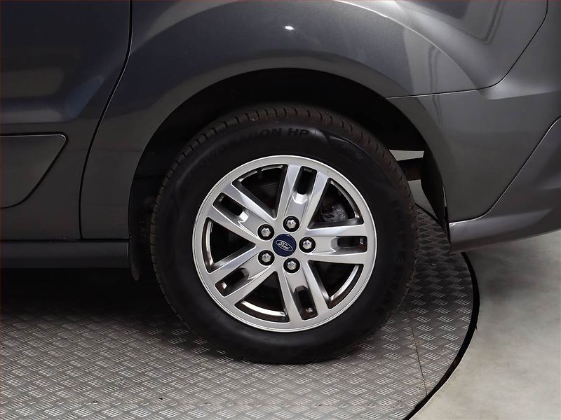 Ford Tourneo Connect (2019) Maxi Titanium 1.5 TDCi, 7Míst - fotka 13 z 20