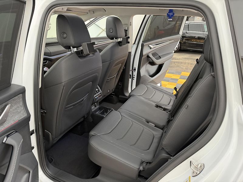 Škoda Kodiaq 2.0Tdi*4x4*7Mist*DPH*Exclusive - fotka 11 z 48
