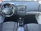 Kia Ceed (2008) 1.4i, AC, tažné - náhled 8