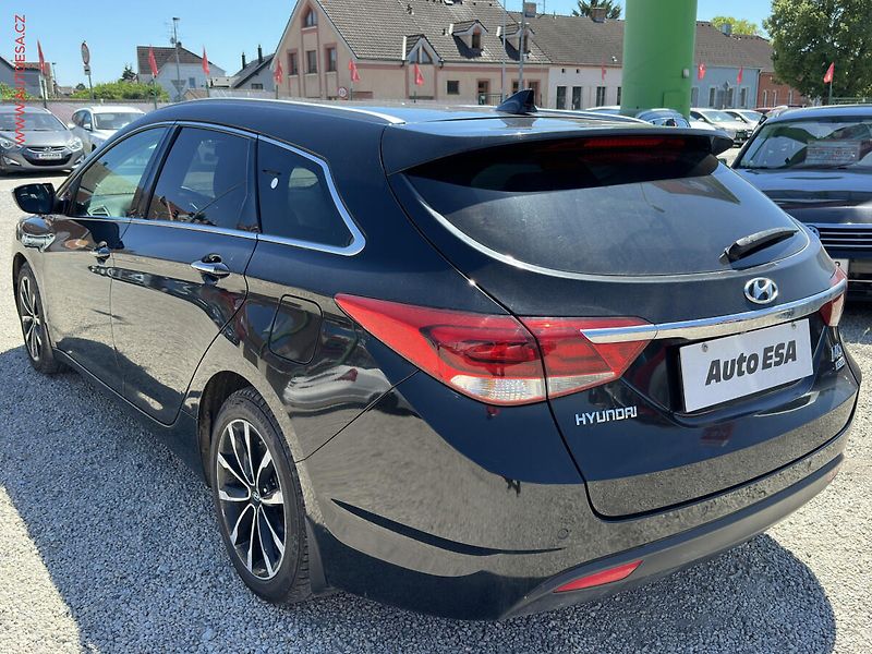 Hyundai i40 (2015) 1.7 CRDi, ČR, AC, park.asist - fotka 6 z 20