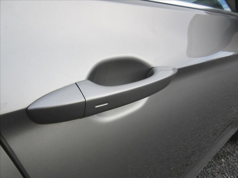 Volkswagen Passat 2,0 TDI DSG 4 Motion Highline - fotka 16 z 20