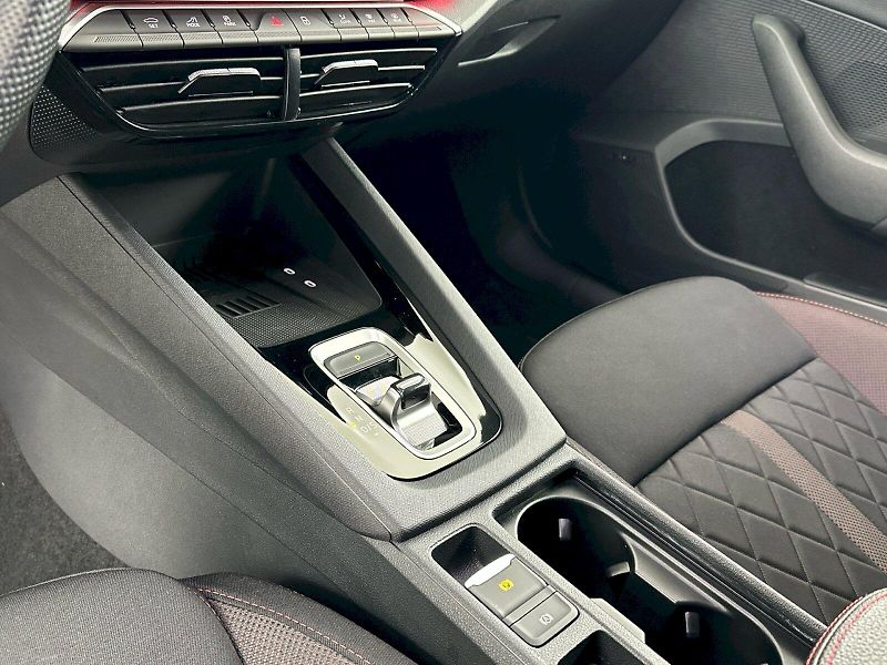 Škoda Octavia (2025) Combi DSG 2.0TSI 195kW RS - fotka 23 z 35
