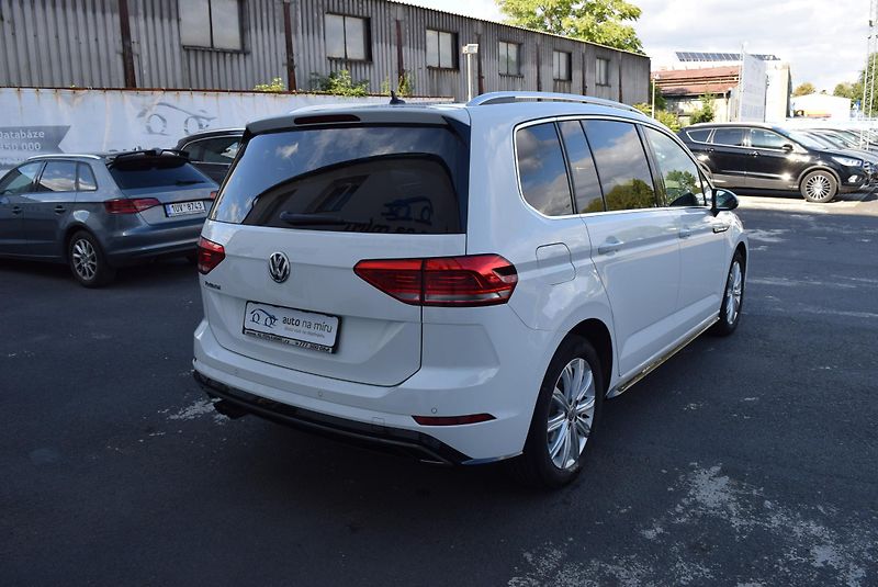 Volkswagen Touran (2018) 1.4TSI 110kw R-line NAVI LED - fotka 8 z 50