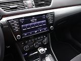 Škoda Superb 2,0 TDI 140kW DSG Sportline - náhled 24