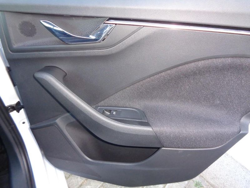 Škoda Scala 1.5 TSI DSG Selection  110 kW - fotka 28 z 28