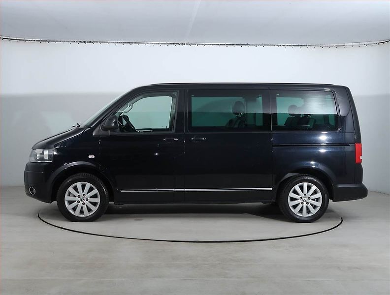 Volkswagen Multivan (2011) Highline 2.0 TDI - fotka 3 z 19