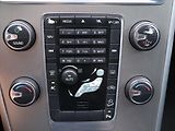 Volvo XC60 2,4 D3 120kW Momentum AWD AUT - náhled 24