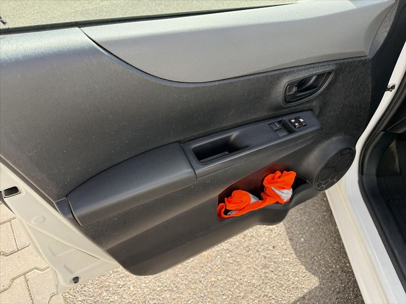 Toyota Yaris 1,0 AZ Power - fotka 14 z 15