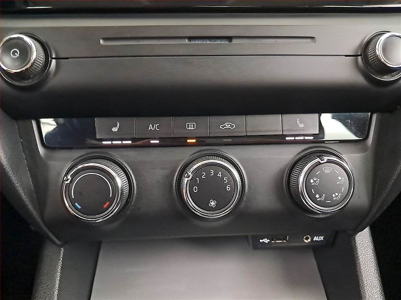 Škoda Octavia (2015) 1.6 TDI, ČR,1.maj, Tempomat - fotka 15 z 17