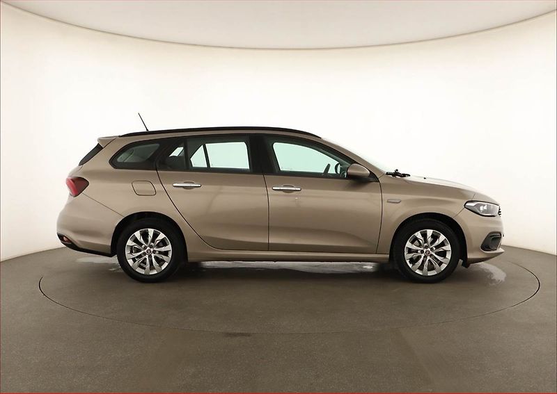Fiat Tipo (2018) 1.6 16V, Automat, ČR,1.maj - fotka 6 z 18