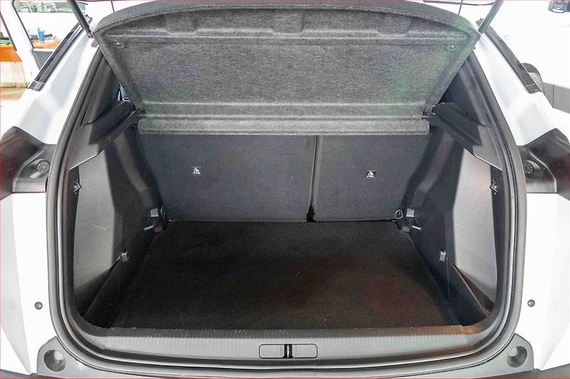 Peugeot 2008 (2025) 1.2 PureTech - fotka 14 z 18
