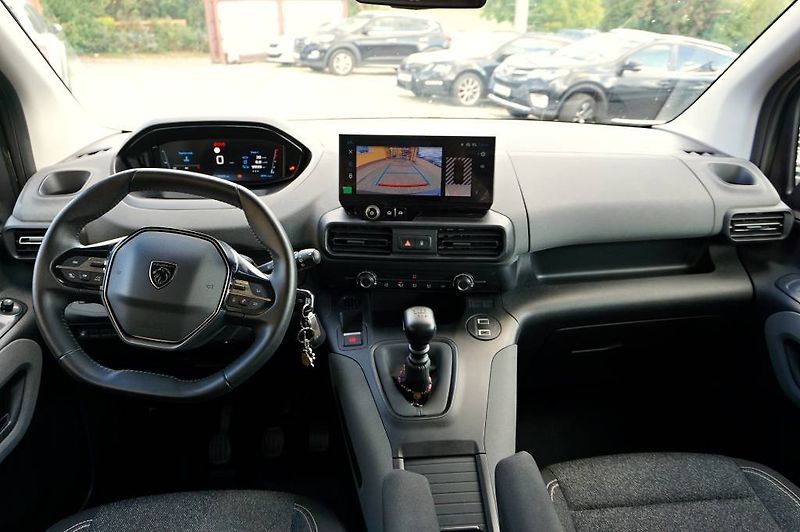 Peugeot Rifter (2024) 1,5HDI 96 kW - fotka 19 z 38
