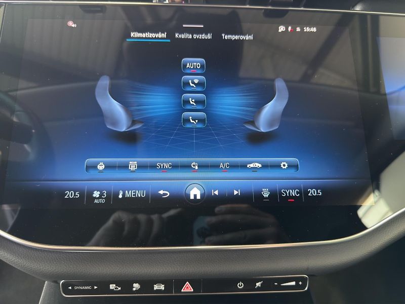Mercedes-Benz Třídy E (2025) E 300 de 4MATIC kombi - fotka 16 z 22