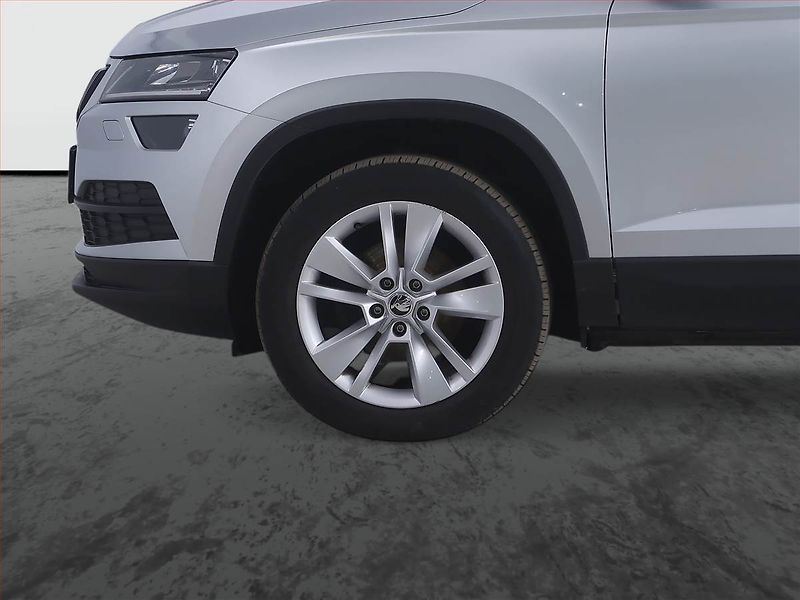 Škoda Karoq (2020) 1.6 TDI, Navi, Tempomat - fotka 15 z 20